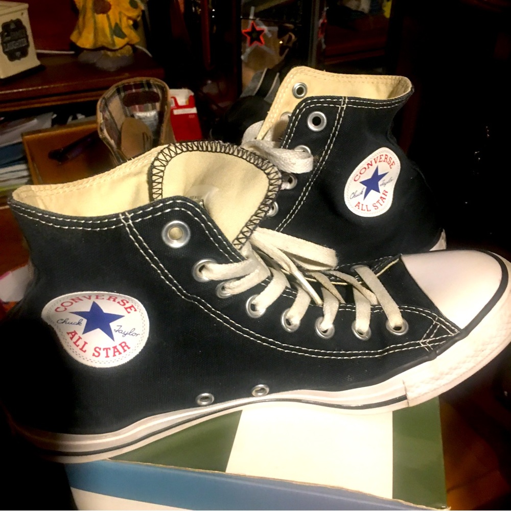 Converse men or womens